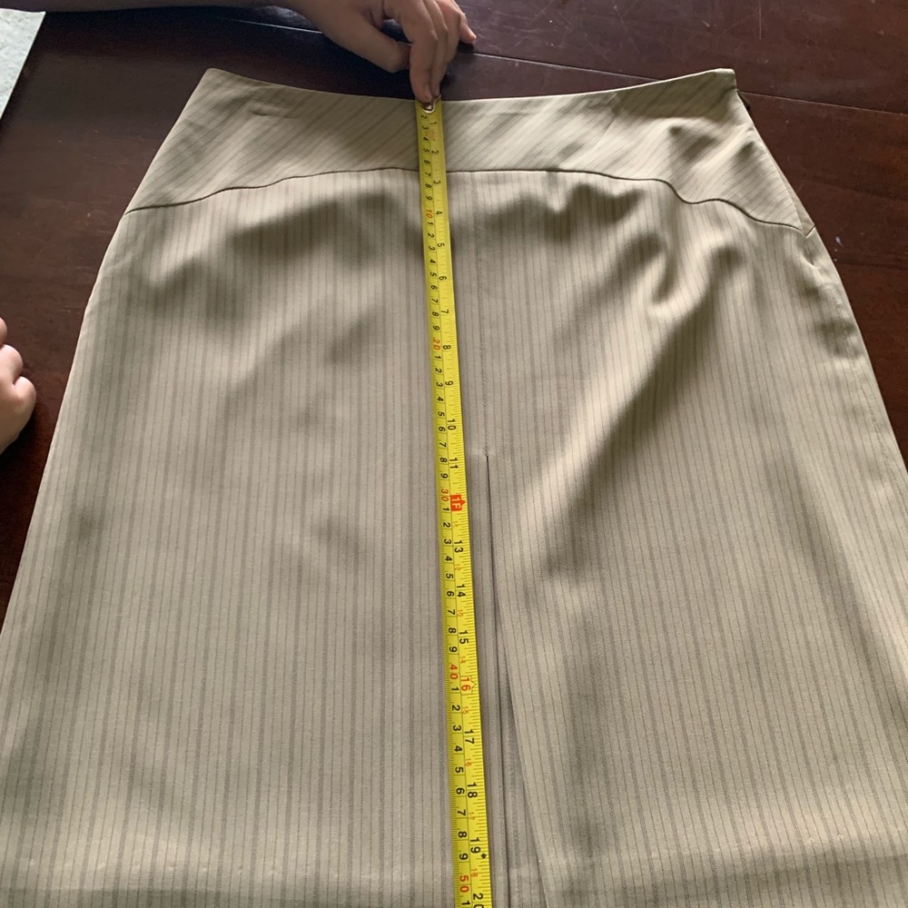 Woman’s suit - Picture 12 of 16